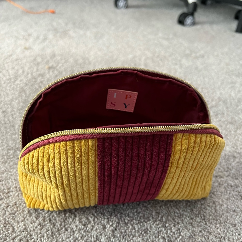 IPSY cosmetic bag